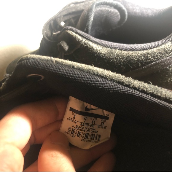 Black Nike air force 1 Size 8 - Picture 3 of 4